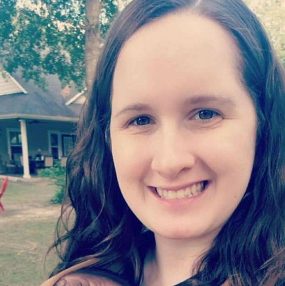Meet your Posher, Jessica - Picture 1 of 1